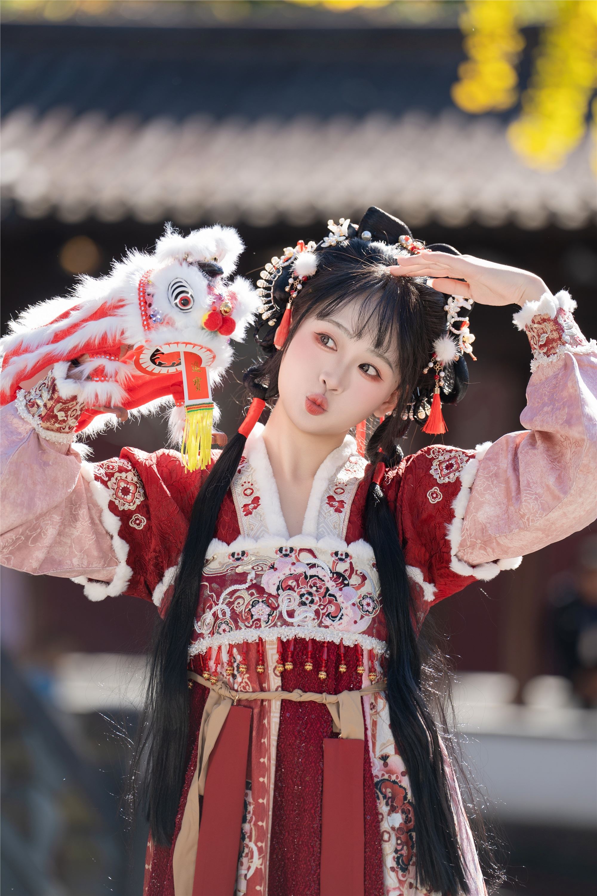 YITUYU艺图语 2025.01.31 提前过蛇年了 湫一只岁岁